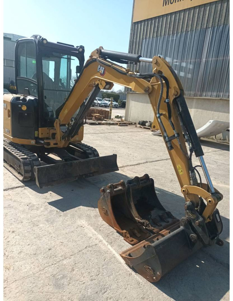 CAT 302.7 - Pelle sur chenille: photos 1 CAT 302.7 - Pelle sur chenille: photos 1