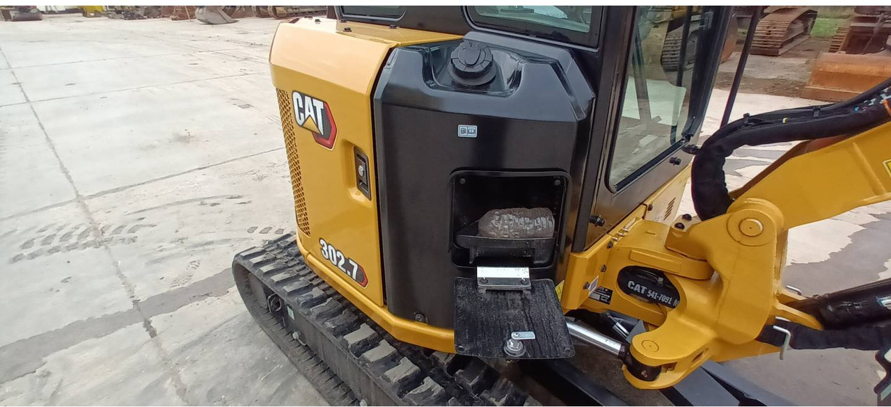 Pelle sur chenille CAT 302.7: photos 26