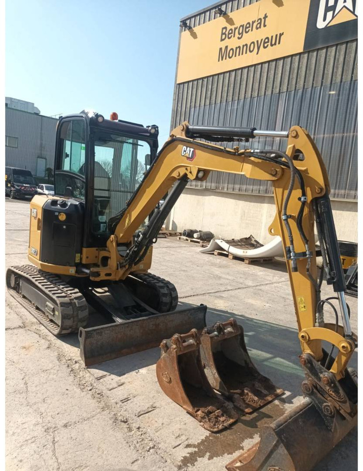CAT 302.7 - Pelle sur chenille: photos 2 CAT 302.7 - Pelle sur chenille: photos 2