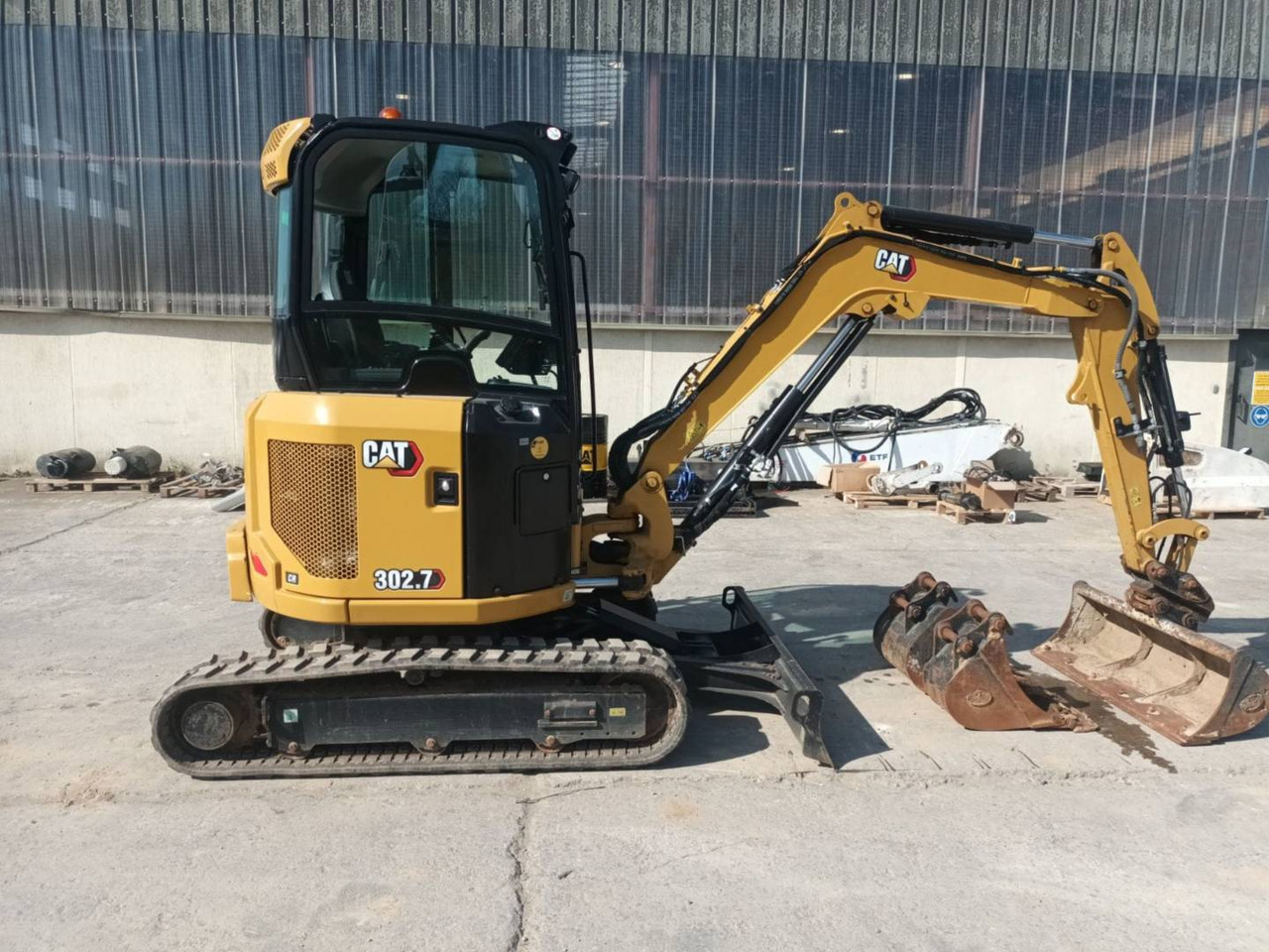 Pelle sur chenille CAT 302.7: photos 10