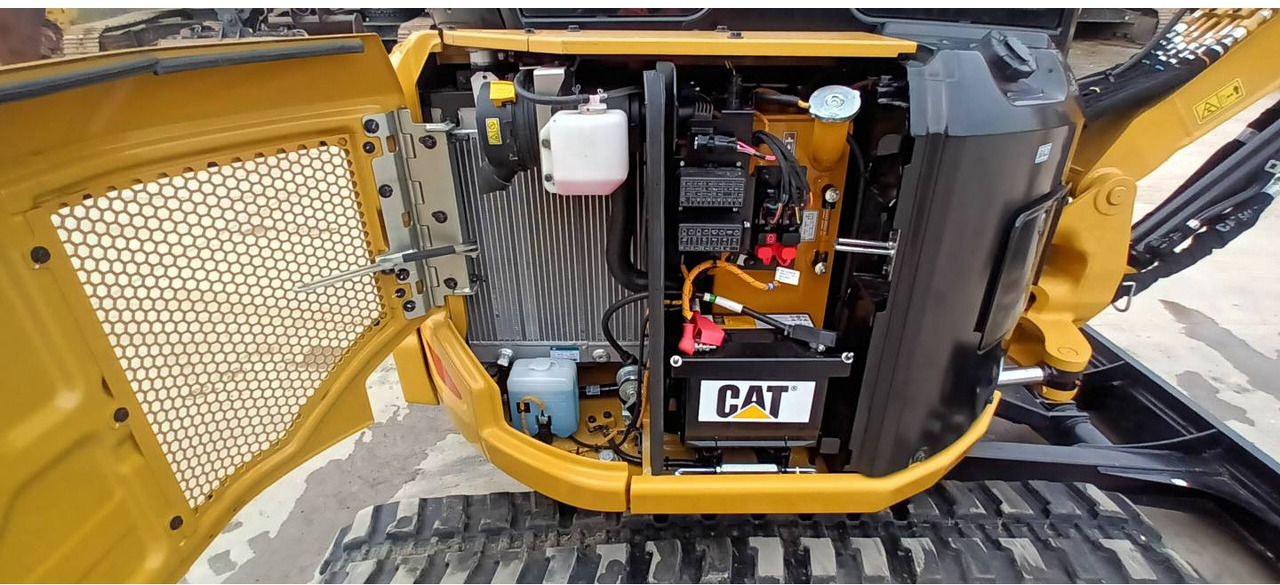Pelle sur chenille CAT 302.7: photos 28