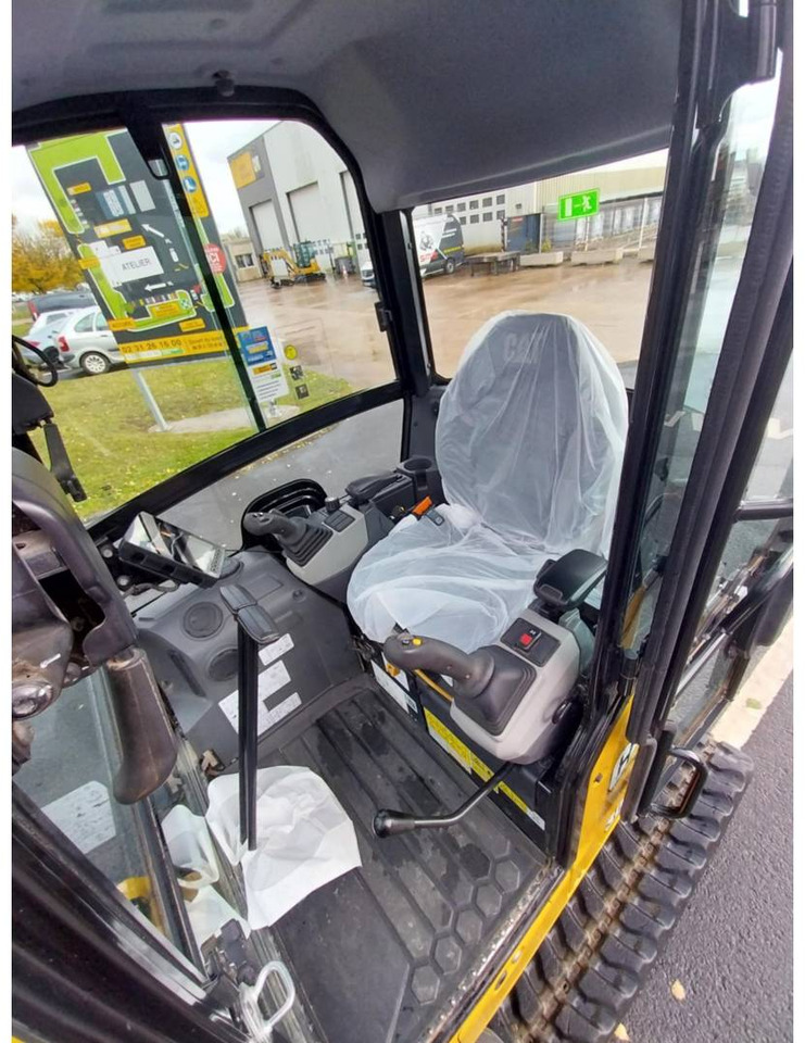 Pelle sur chenille CAT 302: photos 11 Pelle sur chenille CAT 302: photos 11