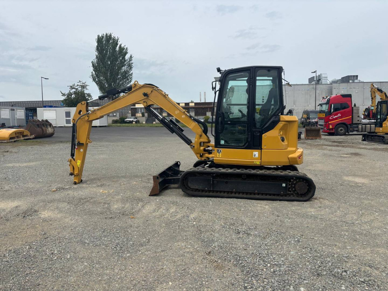 Pelle sur chenille CAT 305: photos 13