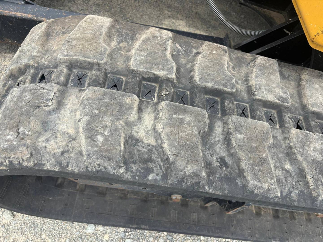 Pelle sur chenille CAT 305: photos 14