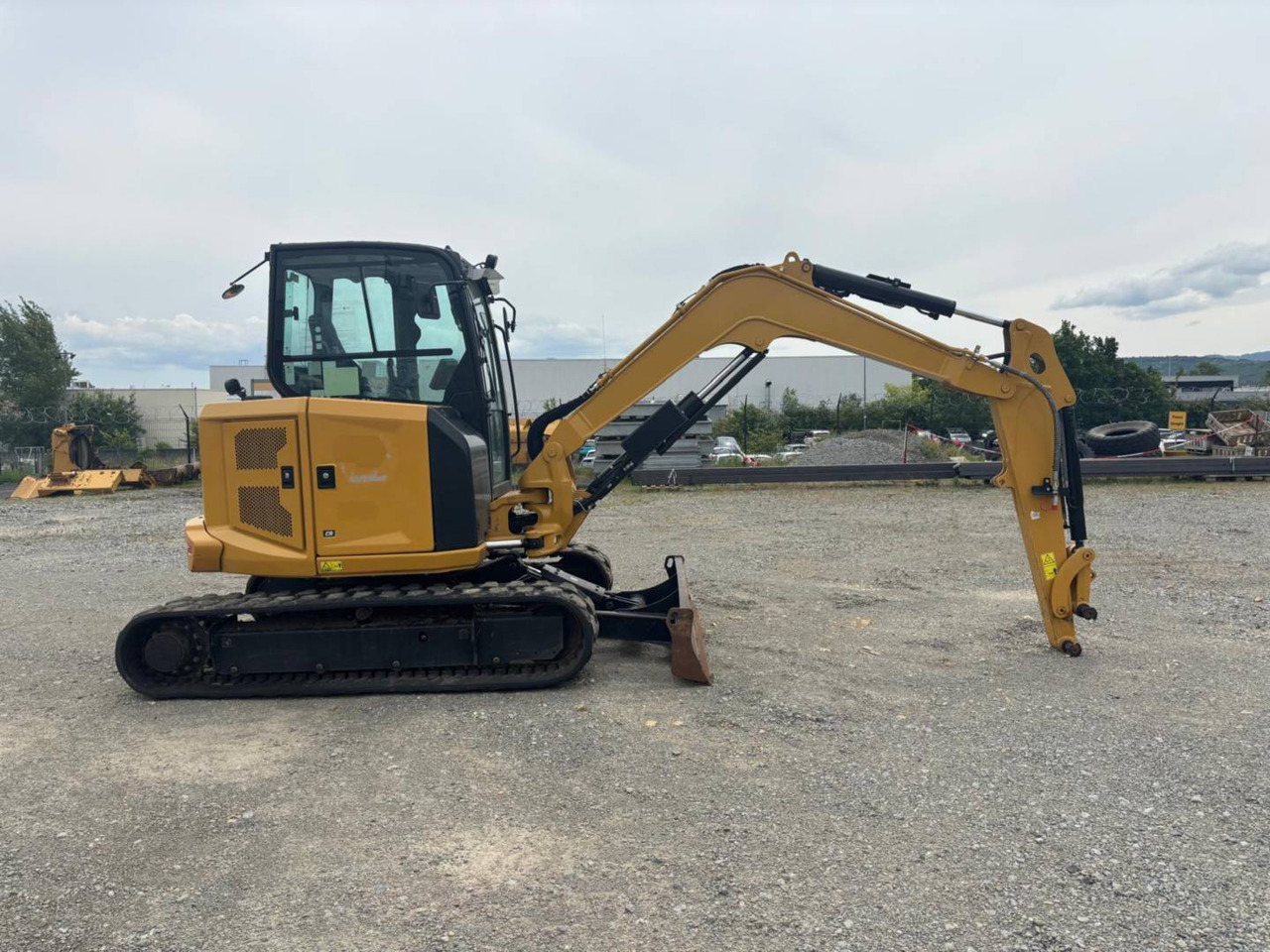 Pelle sur chenille CAT 305: photos 11