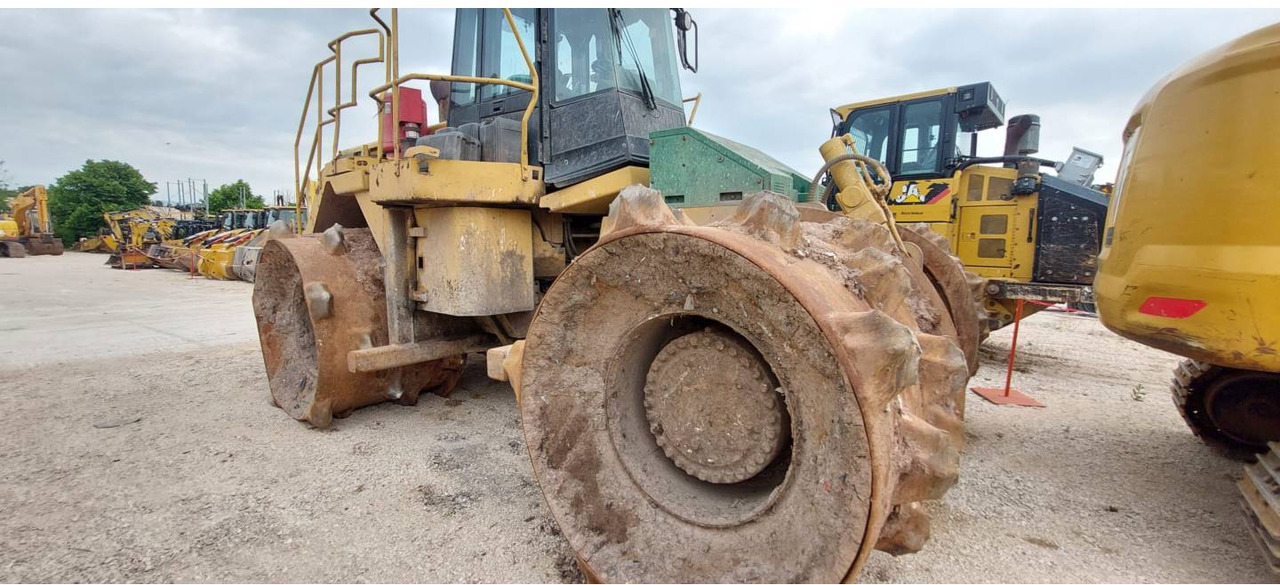 CAT 826G - Bulldozer: photos 1 CAT 826G - Bulldozer: photos 1