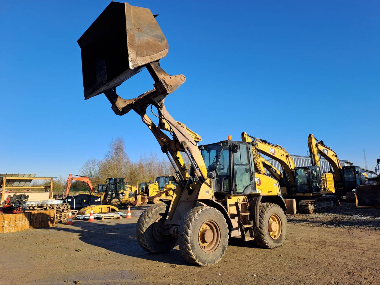 CAT 914 - Chargeuse sur pneus: photos 1 CAT 914 - Chargeuse sur pneus: photos 1