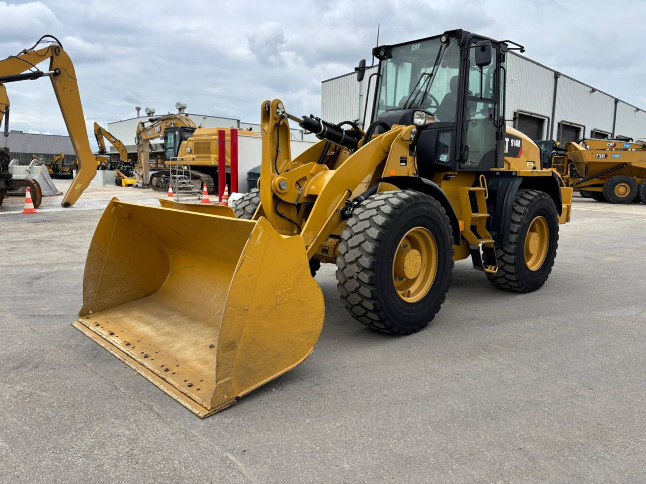 CAT 914M - Chargeuse sur pneus: photos 2 CAT 914M - Chargeuse sur pneus: photos 2