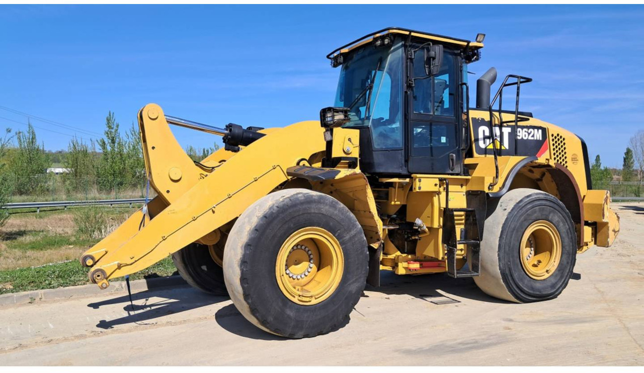 CAT 962M - Chargeuse sur pneus: photos 1 CAT 962M - Chargeuse sur pneus: photos 1