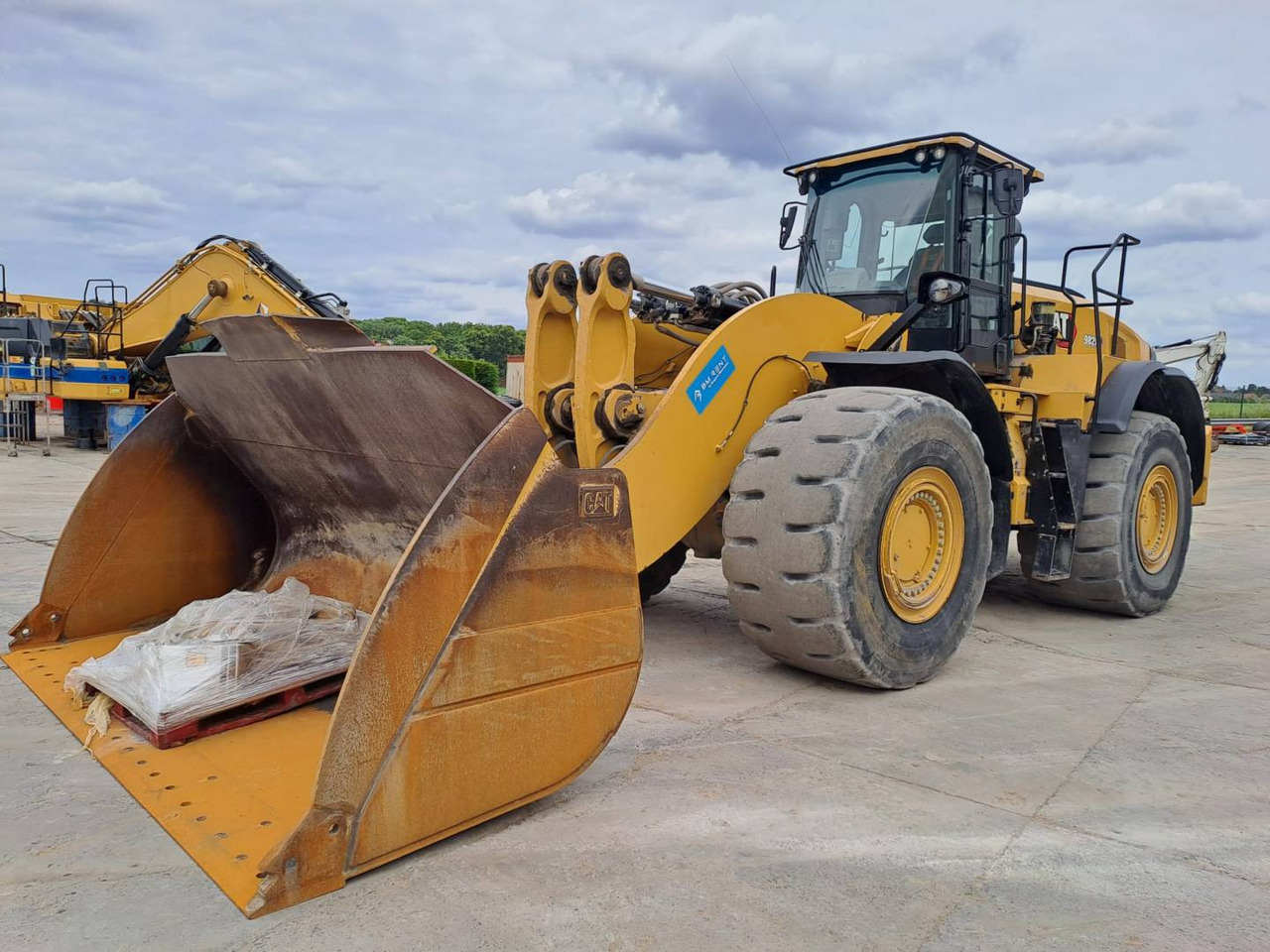 CAT 982M - Chargeuse sur pneus: photos 1 CAT 982M - Chargeuse sur pneus: photos 1