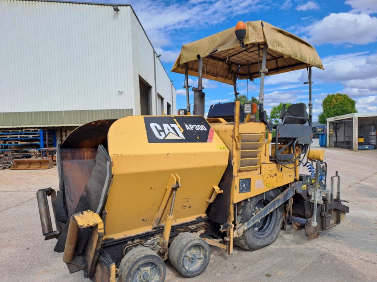 CAT AP300 - Finisseur: photos 1 CAT AP300 - Finisseur: photos 1