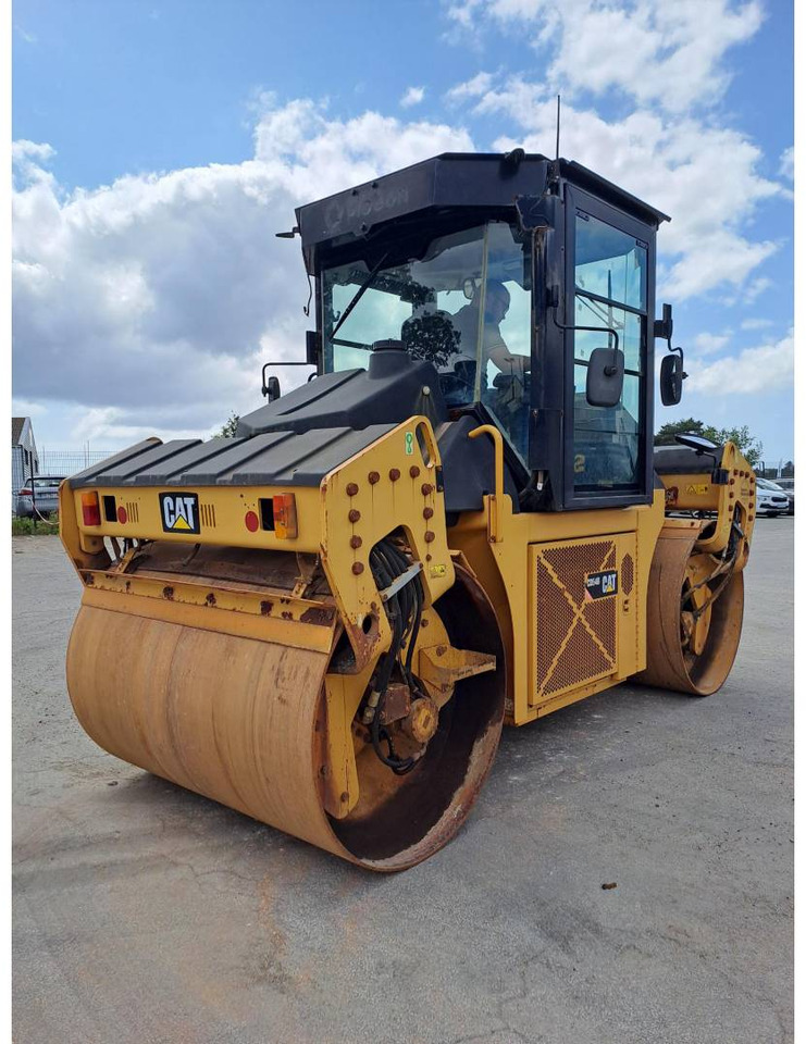 CAT CD54B - Compacteur à pieds de mouton/ Monocylindre: photos 3 CAT CD54B - Compacteur à pieds de mouton/ Monocylindre: photos 3