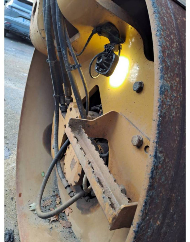 Compacteur à pieds de mouton/ Monocylindre CAT CD54B: photos 15 Compacteur à pieds de mouton/ Monocylindre CAT CD54B: photos 15