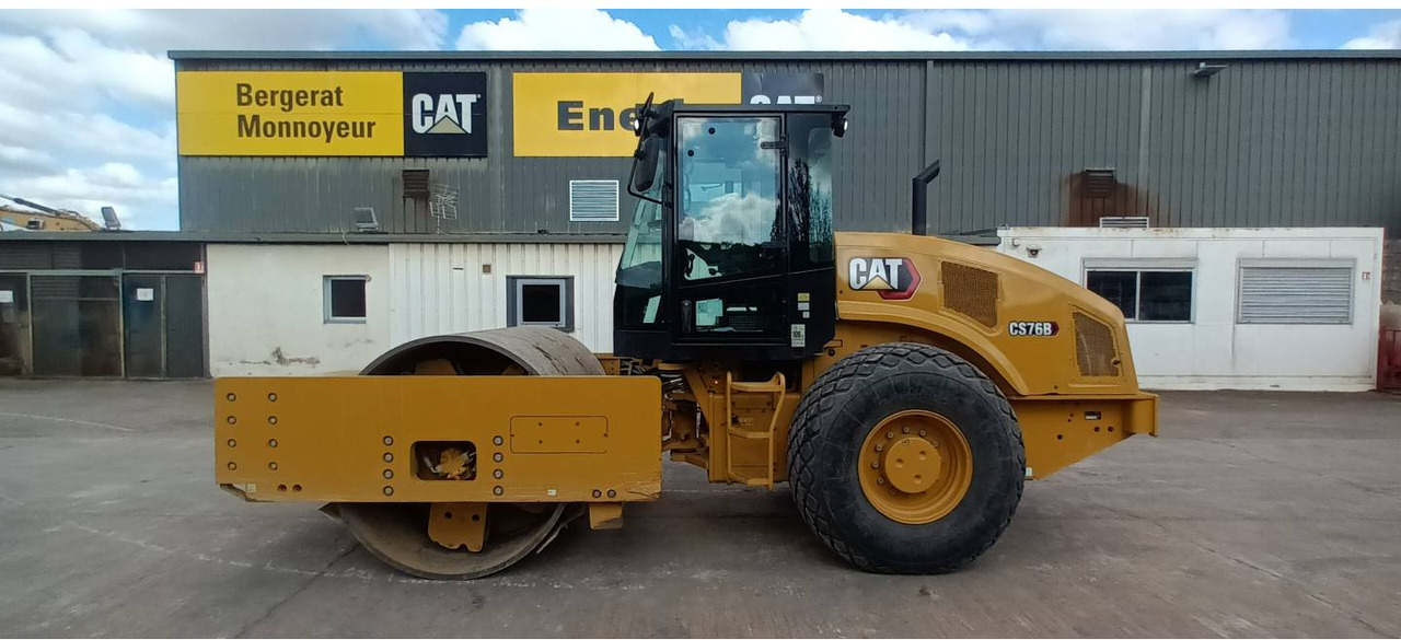 CAT CS76B 4F - Compacteur à pieds de mouton/ Monocylindre: photos 1 CAT CS76B 4F - Compacteur à pieds de mouton/ Monocylindre: photos 1