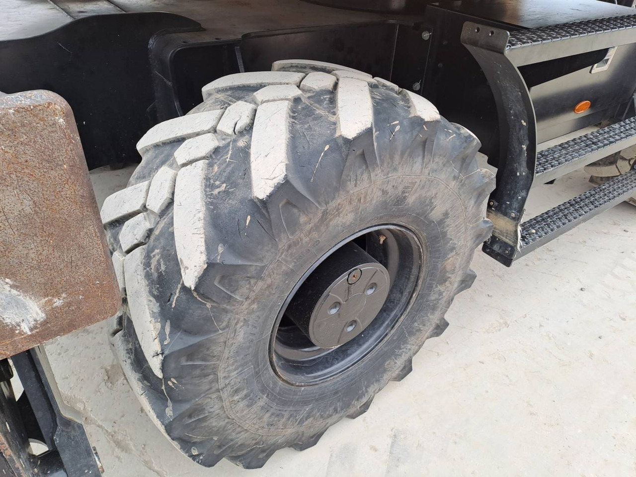 Pelle sur pneus CAT M315F IVC: photos 15