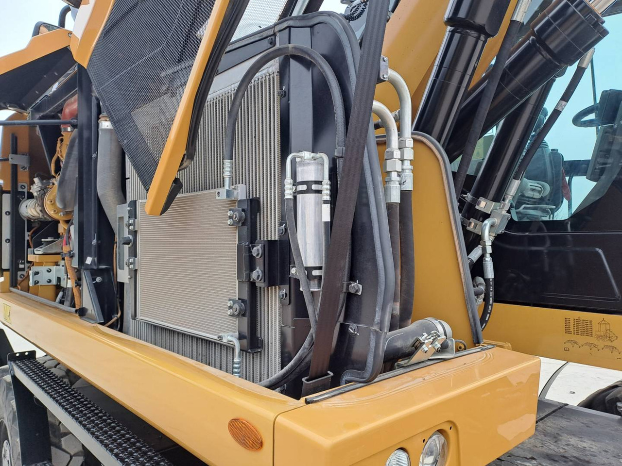 Pelle sur pneus CAT M315F IVC: photos 16