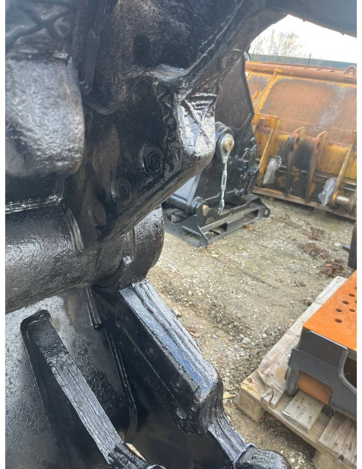 CAT VHC40/P325 - Cisaille de démolition pour Engins de chantier: photos 3 CAT VHC40/P325 - Cisaille de démolition pour Engins de chantier: photos 3