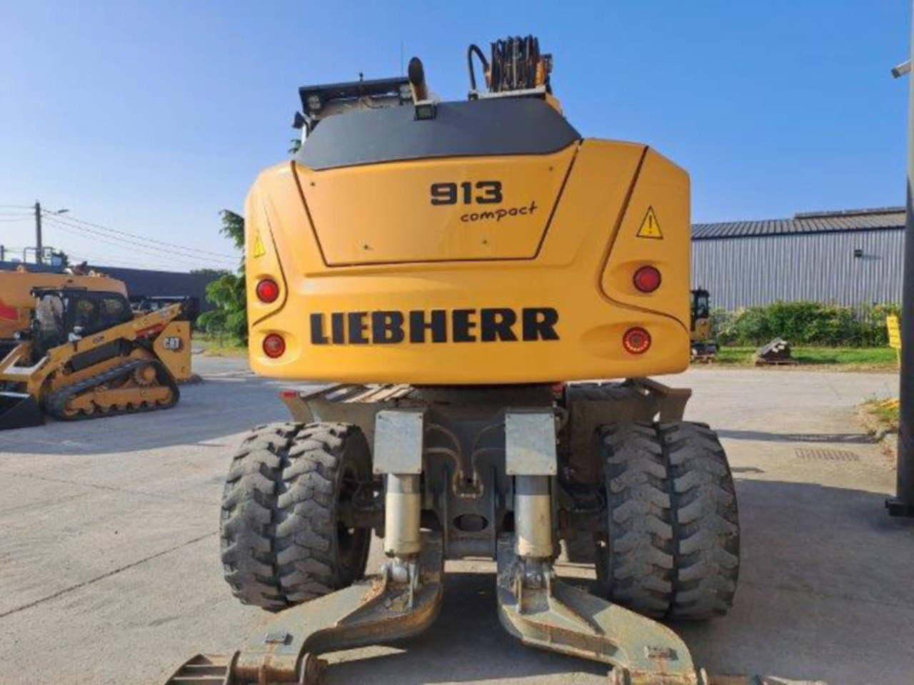 LIEBHERR A913 - Pelle sur pneus: photos 3 LIEBHERR A913 - Pelle sur pneus: photos 3