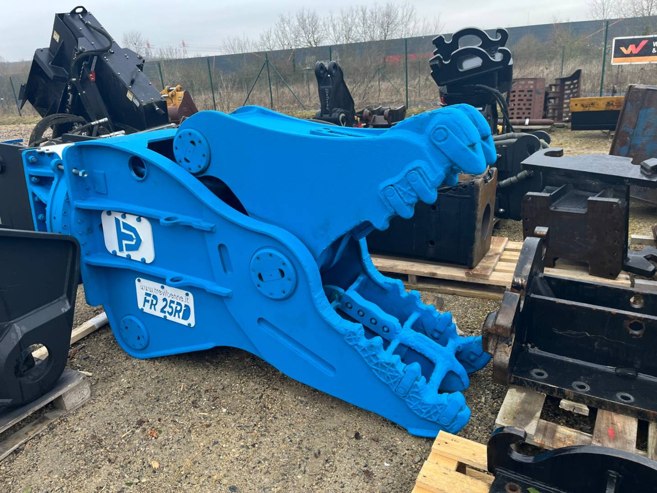 TREVI FR25RD/TREVIBENNE/BROYEUR/ CRUSHER - Cisaille de démolition pour Engins de chantier: photos 1 TREVI FR25RD/TREVIBENNE/BROYEUR/ CRUSHER - Cisaille de démolition pour Engins de chantier: photos 1
