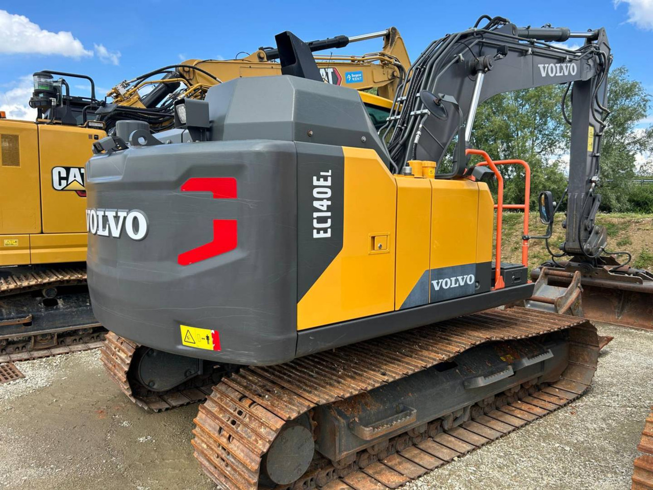 VOLVO CONSTRUCTION EQUIPMENT EC140 - Pelle sur chenille: photos 3 VOLVO CONSTRUCTION EQUIPMENT EC140 - Pelle sur chenille: photos 3
