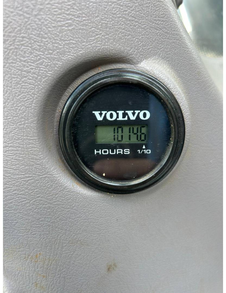 VOLVO CONSTRUCTION EQUIPMENT EC140 - Pelle sur chenille: photos 5 VOLVO CONSTRUCTION EQUIPMENT EC140 - Pelle sur chenille: photos 5