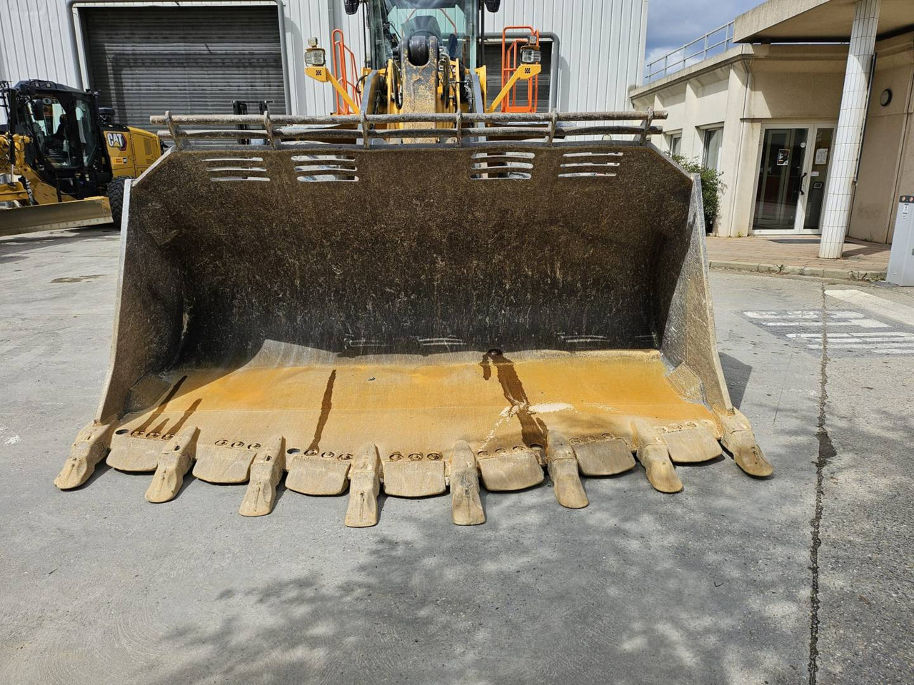 VOLVO CONSTRUCTION EQUIPMENT L350H - Chargeuse sur pneus: photos 5 VOLVO CONSTRUCTION EQUIPMENT L350H - Chargeuse sur pneus: photos 5