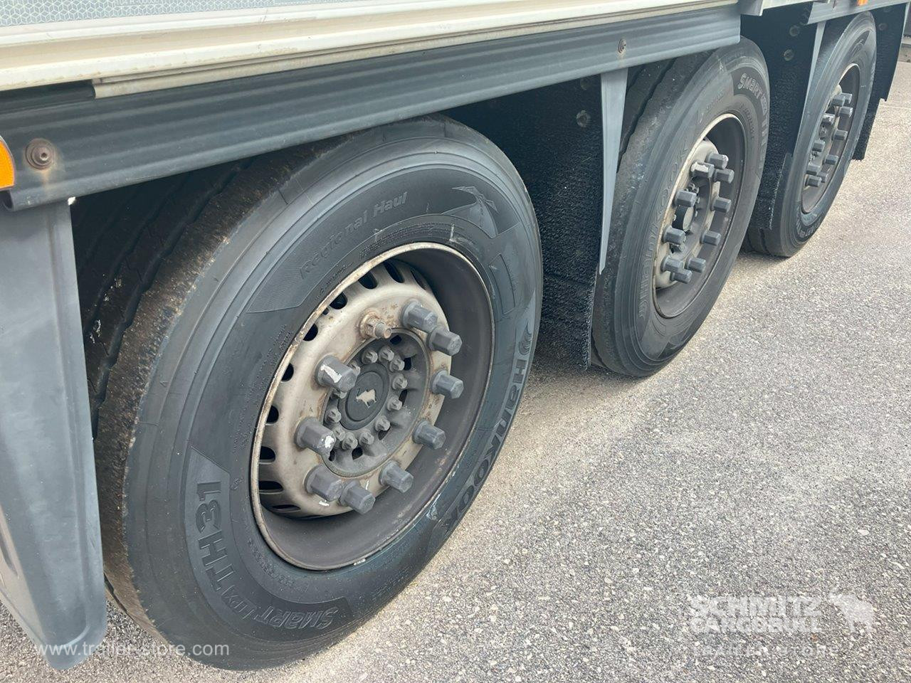 SCHMITZ Semiremolque Frigo Standard - Semi-remorque isothermique: photos 3 SCHMITZ Semiremolque Frigo Standard - Semi-remorque isothermique: photos 3