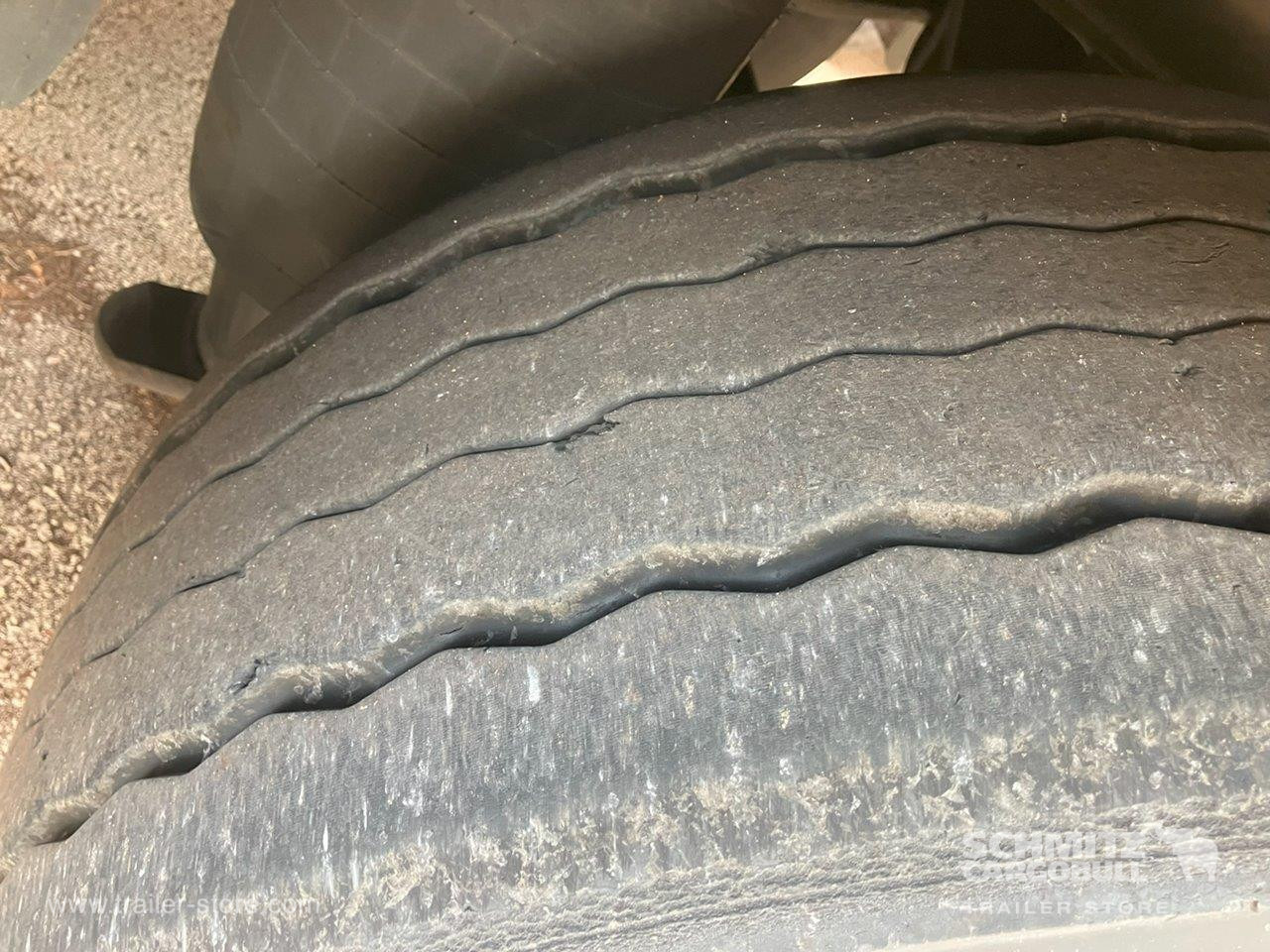 SCHMITZ Semiremolque Frigo Standard - Semi-remorque isothermique: photos 4 SCHMITZ Semiremolque Frigo Standard - Semi-remorque isothermique: photos 4