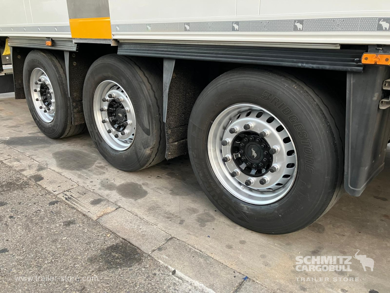 SCHMITZ Semiremolque Frigo Standard - Semi-remorque isothermique: photos 3 SCHMITZ Semiremolque Frigo Standard - Semi-remorque isothermique: photos 3