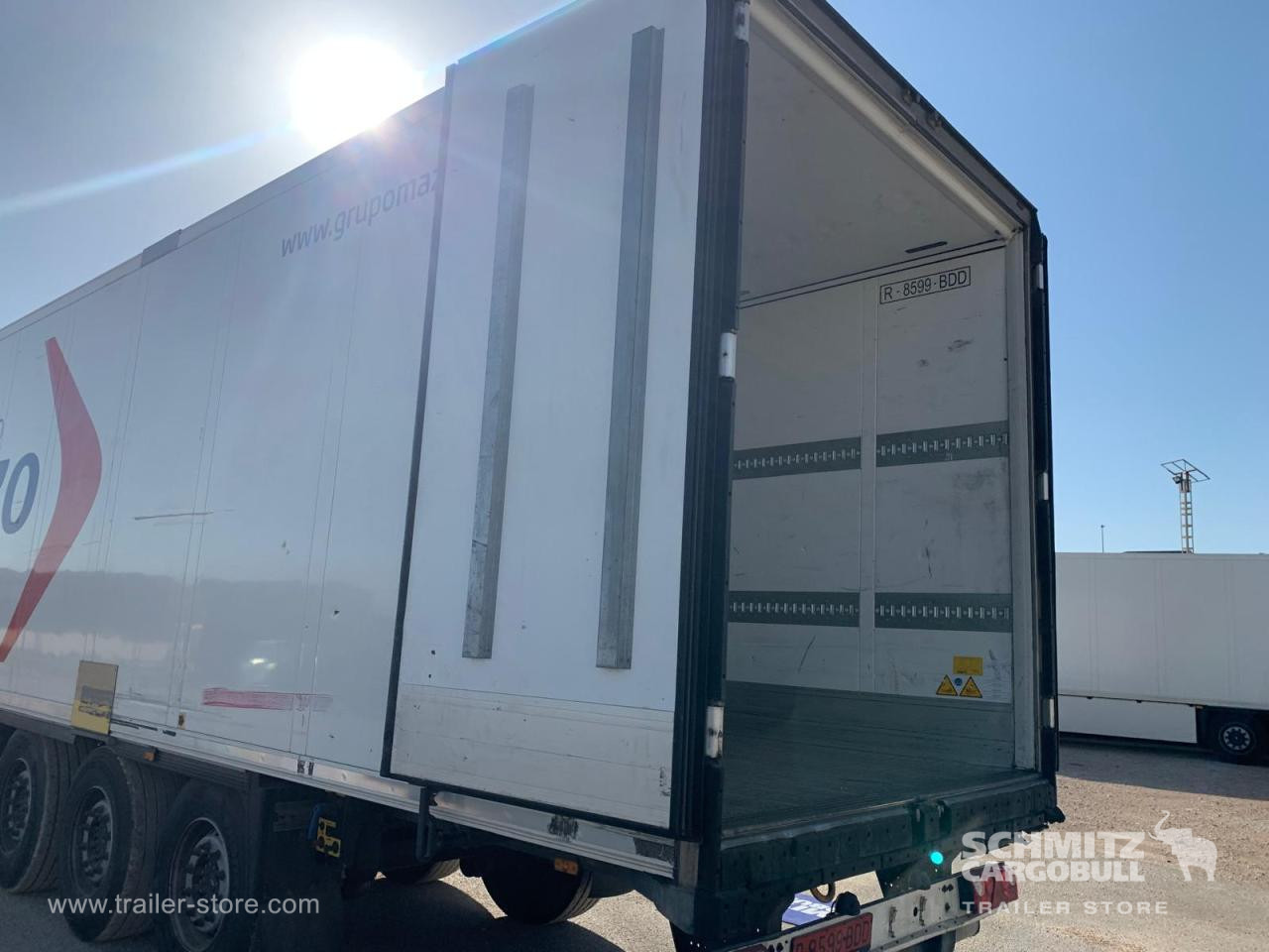 SCHMITZ Semiremolque Frigo Standard - Semi-remorque isothermique: photos 2 SCHMITZ Semiremolque Frigo Standard - Semi-remorque isothermique: photos 2