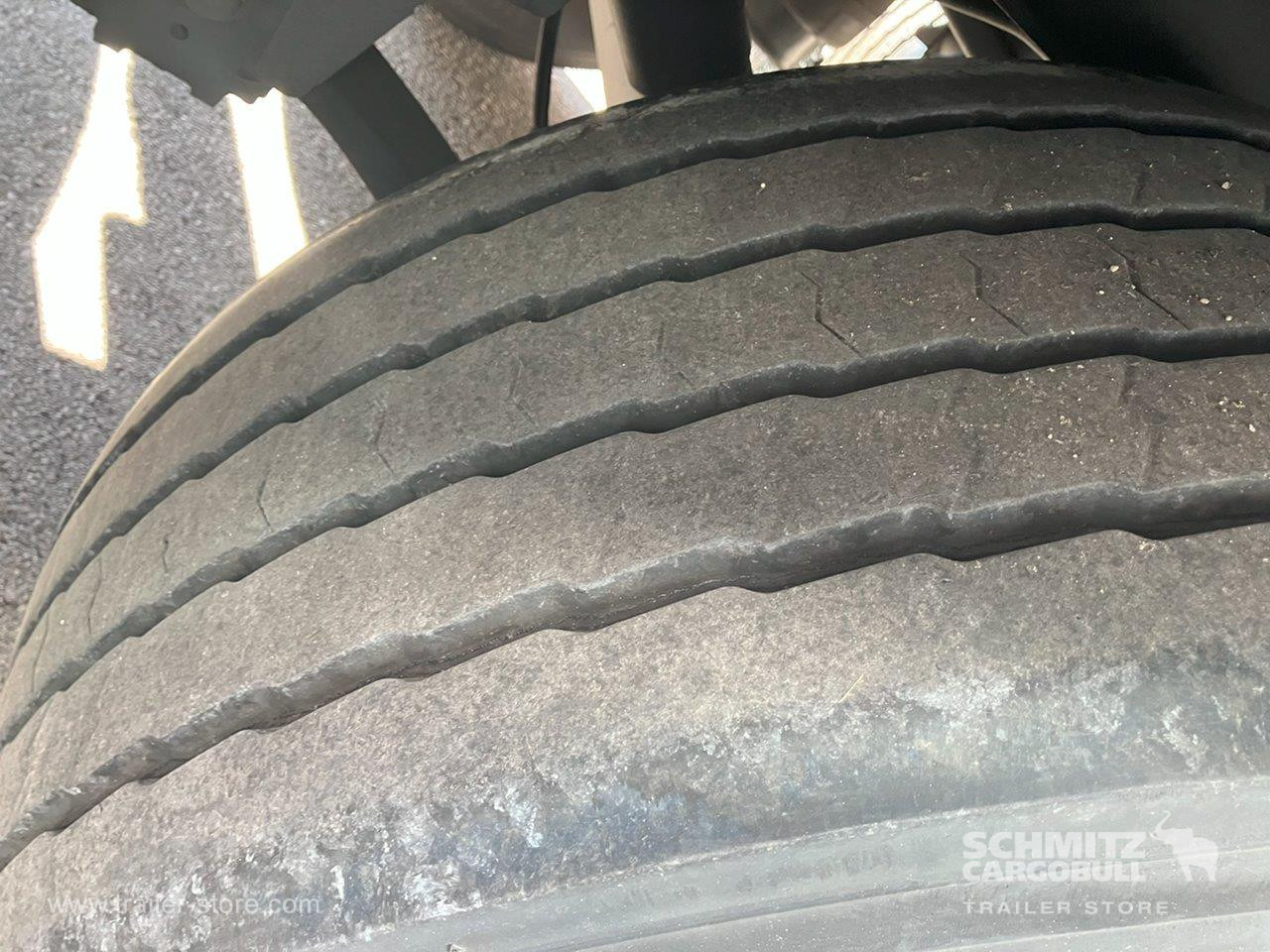 SCHMITZ Semiremolque Frigo Standard - Semi-remorque isothermique: photos 4 SCHMITZ Semiremolque Frigo Standard - Semi-remorque isothermique: photos 4