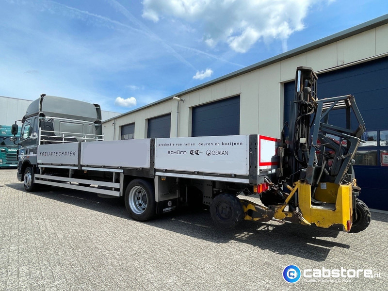 DAF CF 85 .360 4x2 Euro 5 - Open laadbak - Bouwjaar 2012 - Kooi-aap meeneemheftruck - Camion plateau: photos 3 DAF CF 85 .360 4x2 Euro 5 - Open laadbak - Bouwjaar 2012 - Kooi-aap meeneemheftruck - Camion plateau: photos 3