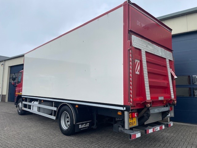 DAF FA CF65 DAF CF65.250 4X2 Euro 5 EEV Bakwagen - Year 2013 - Airco - Plywood laadbak + laadklep - Camion fourgon: photos 3 DAF FA CF65 DAF CF65.250 4X2 Euro 5 EEV Bakwagen - Year 2013 - Airco - Plywood laadbak + laadklep - Camion fourgon: photos 3