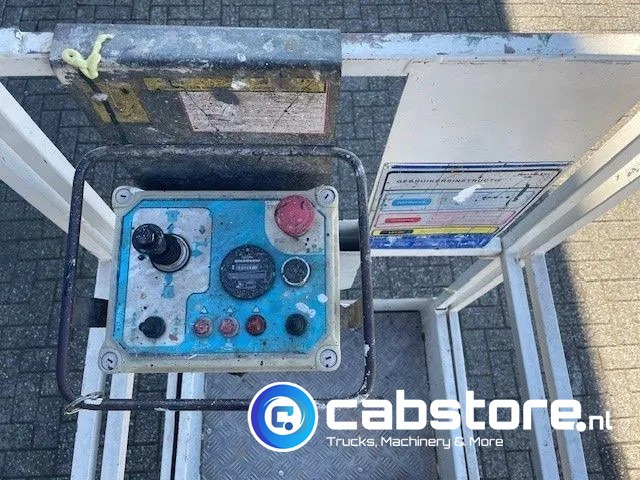 Iteco IG 4080 Schaarhoogwerker Abeitsbuhne - Skylift - Year 2001 - High 6.2 meter - Nacelle ciseaux: photos 5 Iteco IG 4080 Schaarhoogwerker Abeitsbuhne - Skylift - Year 2001 - High 6.2 meter - Nacelle ciseaux: photos 5