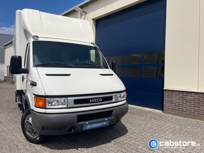 Fourgon Iveco 40C 40C12 EURO 3   4x2 Bakwagen Euro 3 - Bouwjaar 2003 - APK tot 10-05-2026 -Handgeschakelde versnellingsbak: photos 9