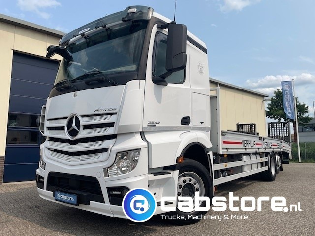 Mercedes-Benz ACTROS Mercedes Benz Actros 2642 6x2 Euro 6 oprijwagen - Machine transporter - Bouwjaar 2012 - Volledig luchtgeveerd - Hydraulische rampen - Liftas - APK 11- - Camion plateau: photos 4 Mercedes-Benz ACTROS Mercedes Benz Actros 2642 6x2 Euro 6 oprijwagen - Machine transporter - Bouwjaar 2012 - Volledig luchtgeveerd - Hydraulische rampen - Liftas - APK 11- - Camion plateau: photos 4