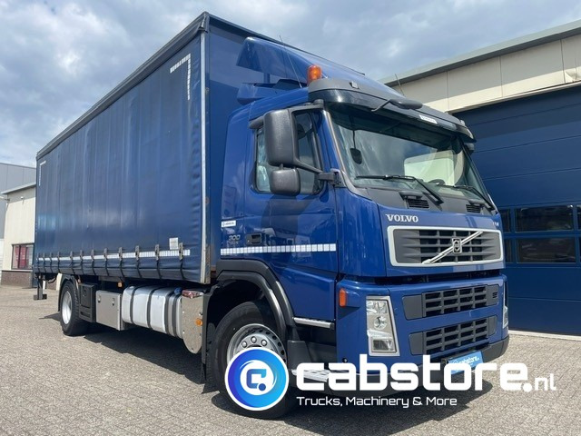 Volvo FM9 4X2R FAL9.0 RAD-A4 Volvo FM300 4x2 Euro 5 bakwagen - Schuifzeilen - Laadklep 2000 kg - Bouwjaar 2008 - Kooi-Aap heftruck - Camion fourgon: photos 1 Volvo FM9 4X2R FAL9.0 RAD-A4 Volvo FM300 4x2 Euro 5 bakwagen - Schuifzeilen - Laadklep 2000 kg - Bouwjaar 2008 - Kooi-Aap heftruck - Camion fourgon: photos 1