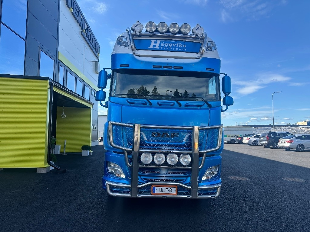 DAF XF 530 6x2*4 - Camion ampliroll: photos 2 DAF XF 530 6x2*4 - Camion ampliroll: photos 2