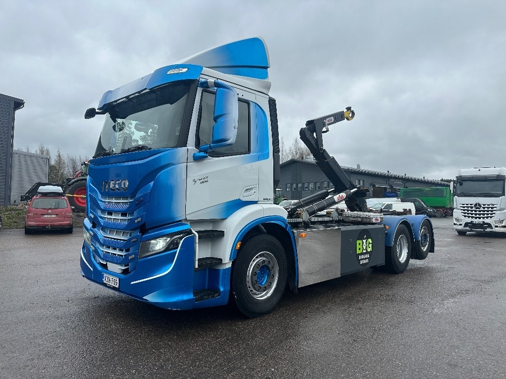 Iveco AD 260S40 Y/FS CNG - Camion ampliroll: photos 1 Iveco AD 260S40 Y/FS CNG - Camion ampliroll: photos 1