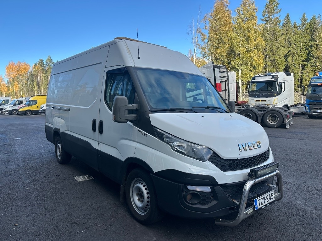 Iveco Daily 35S15  - Fourgon utilitaire: photos 3 Iveco Daily 35S15  - Fourgon utilitaire: photos 3