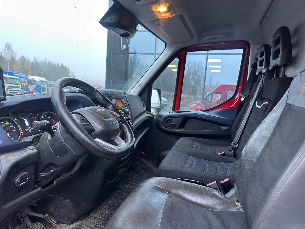 Fourgon utilitaire Iveco Daily 35S18A8 16m3: photos 7 Fourgon utilitaire Iveco Daily 35S18A8 16m3: photos 7