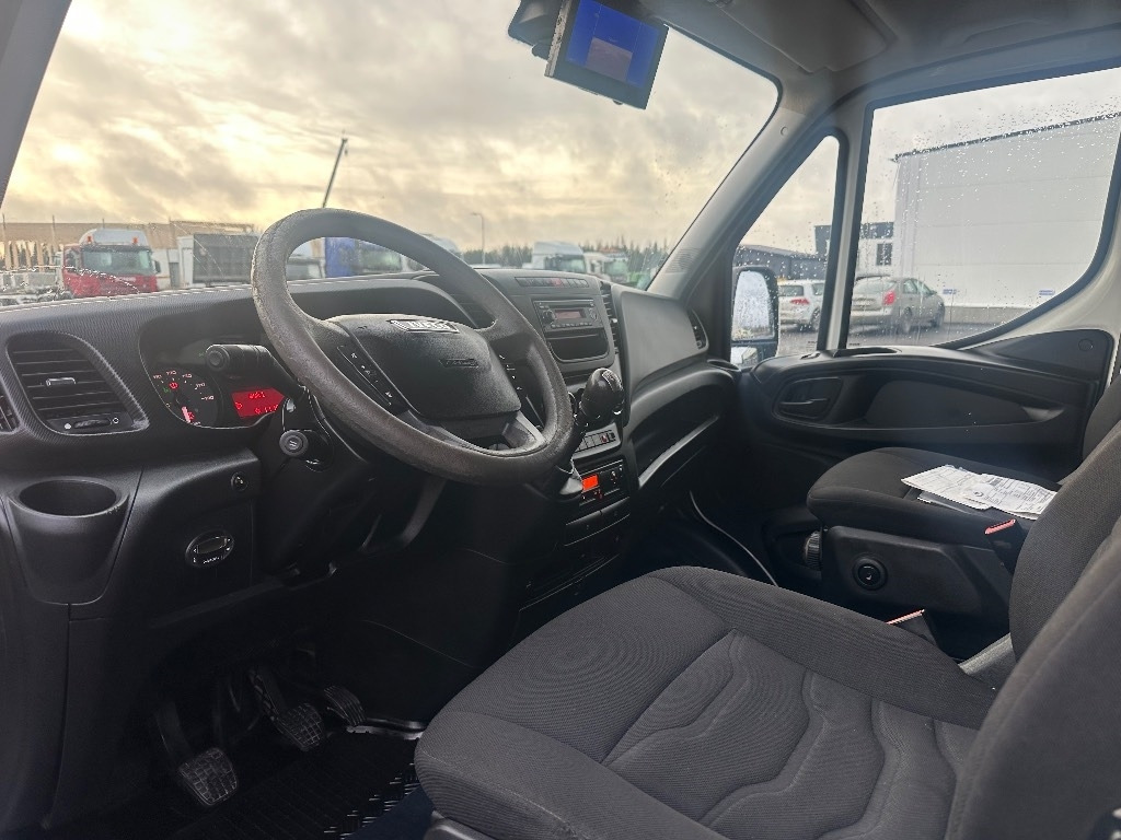 Fourgon utilitaire Iveco Daily 50C17 1+5 hlö: photos 9 Fourgon utilitaire Iveco Daily 50C17 1+5 hlö: photos 9