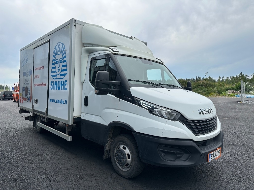 Iveco Daily 50C18A8 - Fourgon utilitaire: photos 2 Iveco Daily 50C18A8 - Fourgon utilitaire: photos 2