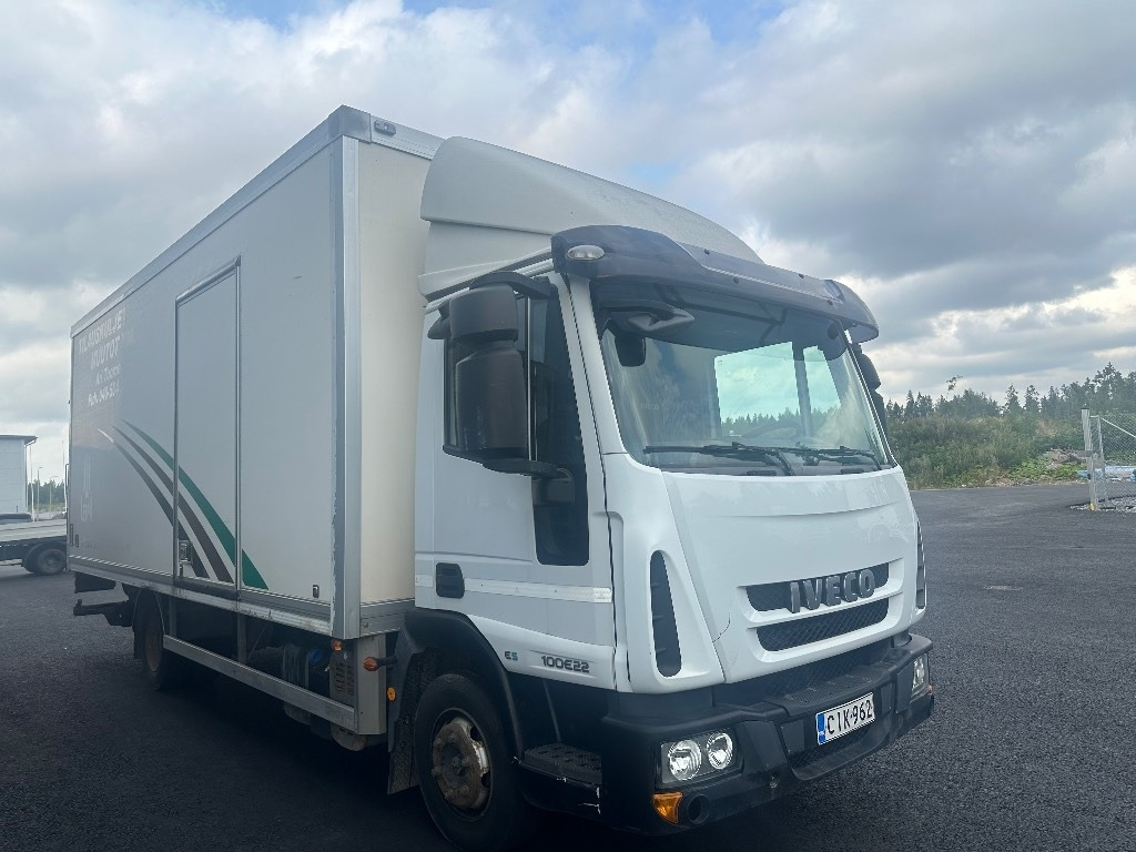 Iveco Eurocargo 100 E22 - Camion fourgon: photos 2 Iveco Eurocargo 100 E22 - Camion fourgon: photos 2
