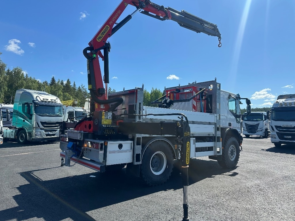 Iveco Eurocargo ML150E28 4x4 sähkölaitos varustein - Camion grue: photos 4 Iveco Eurocargo ML150E28 4x4 sähkölaitos varustein - Camion grue: photos 4
