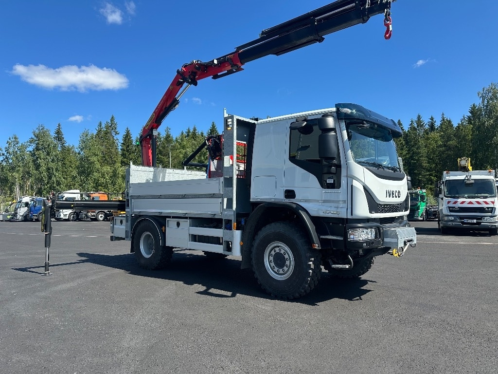 Iveco Eurocargo ML150E28 4x4 sähkölaitos varustein - Camion grue: photos 2 Iveco Eurocargo ML150E28 4x4 sähkölaitos varustein - Camion grue: photos 2