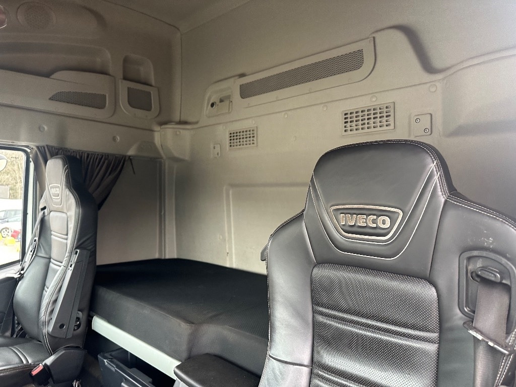 Crédit-bail Iveco X-WAY AS340x57 8x4  Iveco X-WAY AS340x57 8x4: photos 12