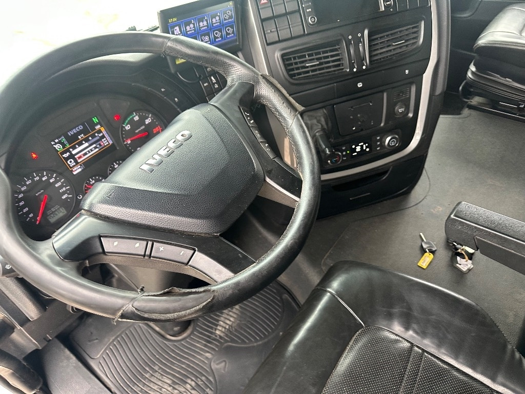 Crédit-bail Iveco X-WAY AS340x57 8x4  Iveco X-WAY AS340x57 8x4: photos 10