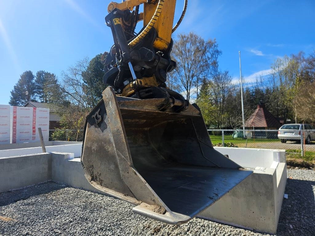 JCB 245 XLR - Pelle sur chenille: photos 2 JCB 245 XLR - Pelle sur chenille: photos 2