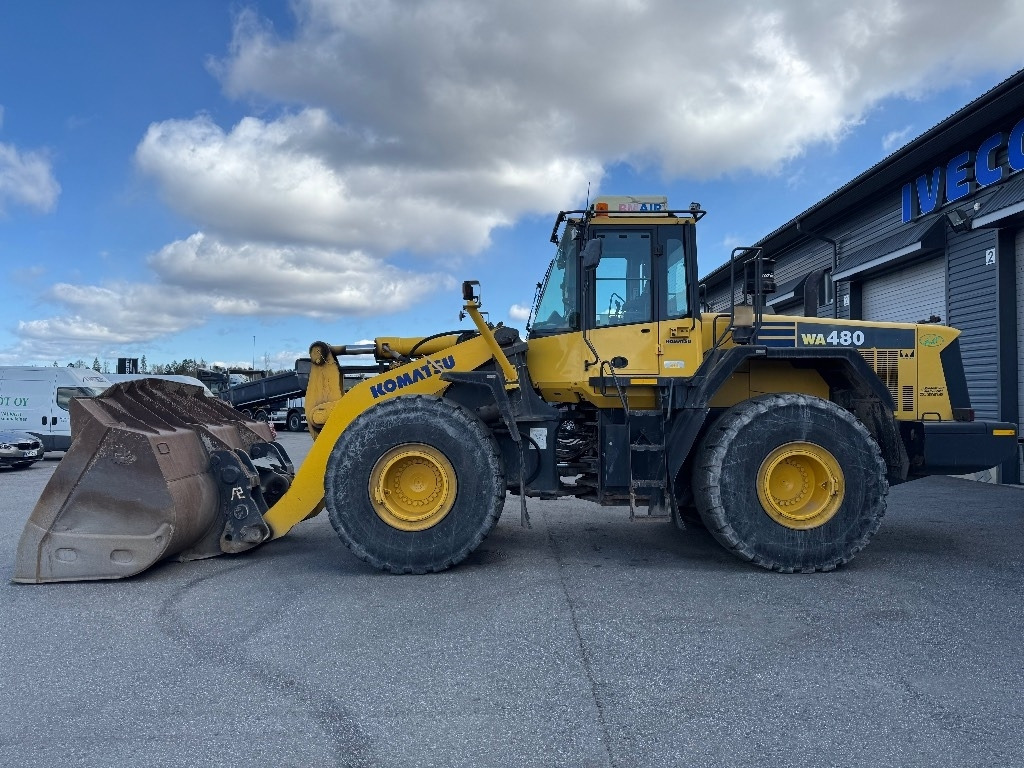 Komatsu WA 480 - Chargeuse sur pneus: photos 2 Komatsu WA 480 - Chargeuse sur pneus: photos 2